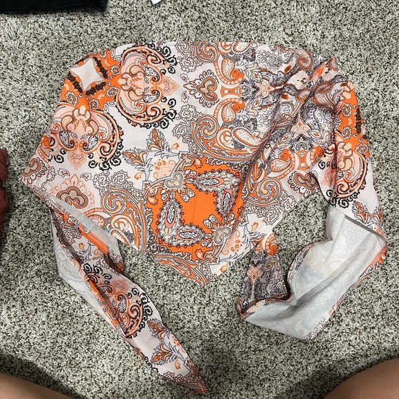 Top - Picture 2 of 2